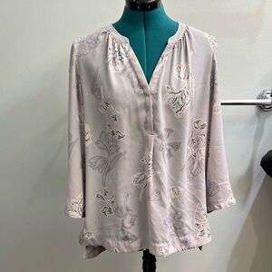 Maurice’s blouse gray & light pink size medium